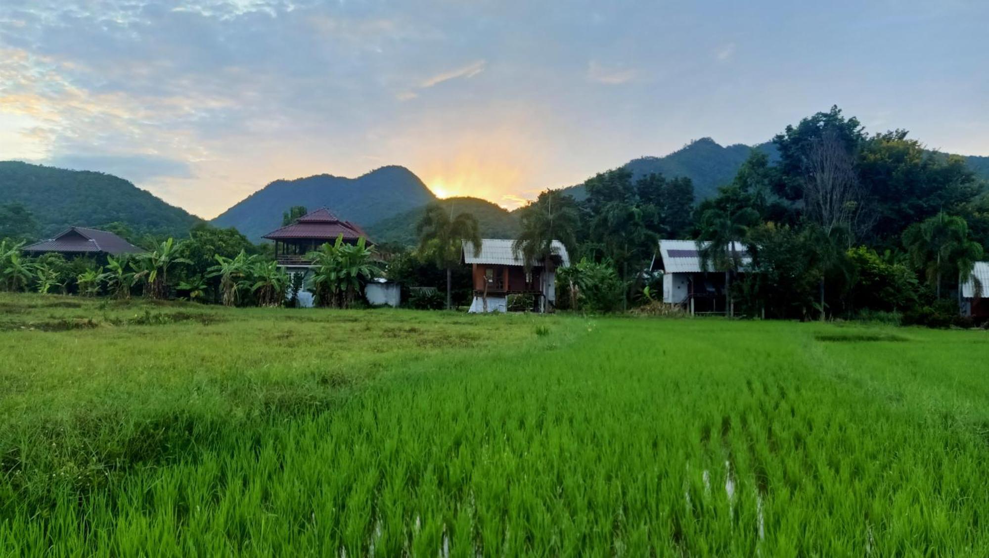Ing Doi Guest House Pai Extérieur photo